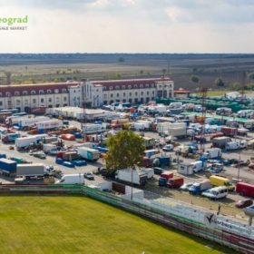 На Велетржници Београд дупло већи промет јабуке и плавог патлиџана